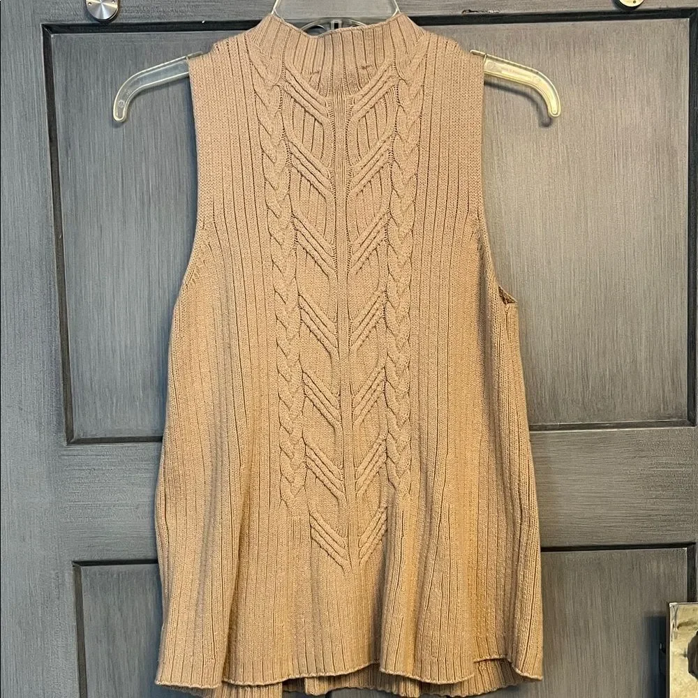 Michael Kors SZ MED Camel Cable Knit Sleeveless Sweater, cozy, designer, luxe